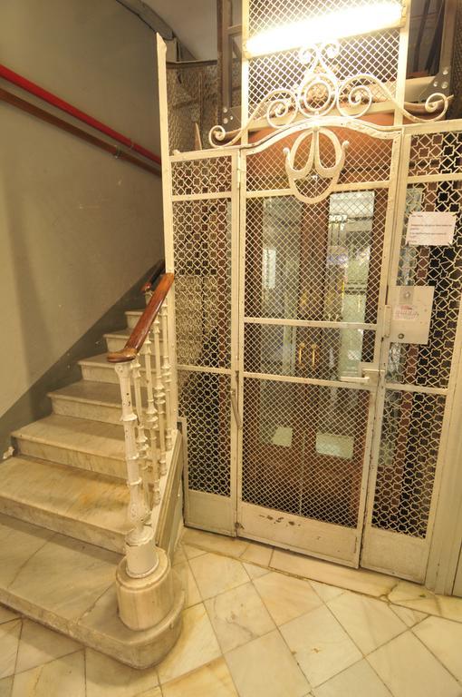 Bed and Breakfast Casa Balmes Barcelona Exterior foto